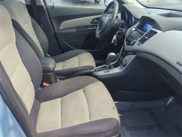 Thumbnail: 2012 Chevrolet Cruze - 21