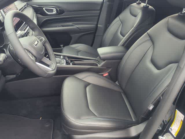 Thumbnail: 2025 Jeep Compass - 17