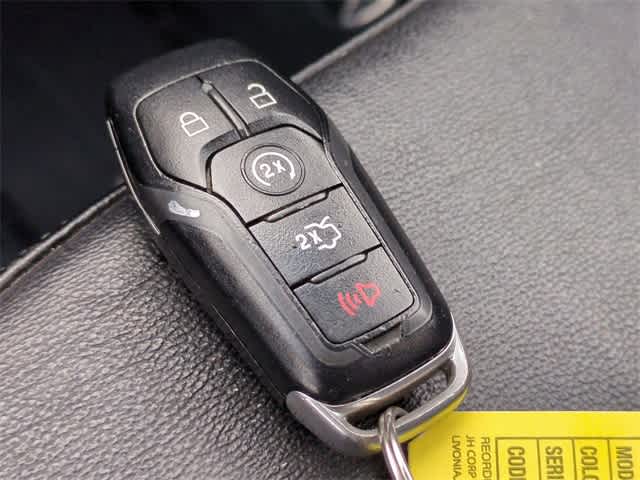 Thumbnail: 2016 Ford Edge - 33