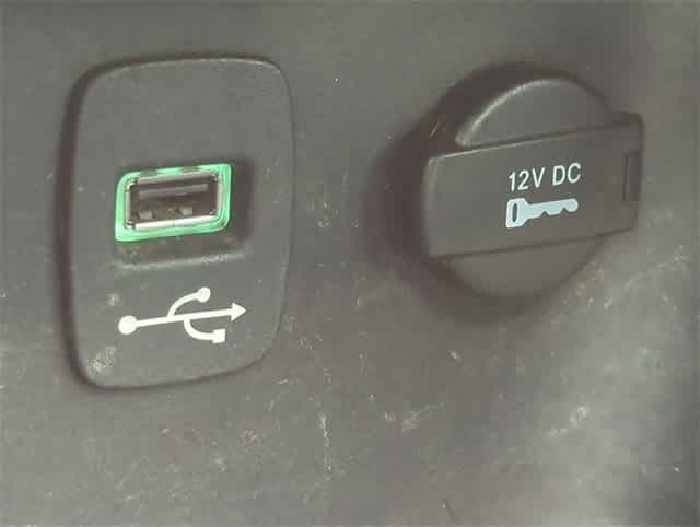 Thumbnail: 2012 Chrysler 200 - 31