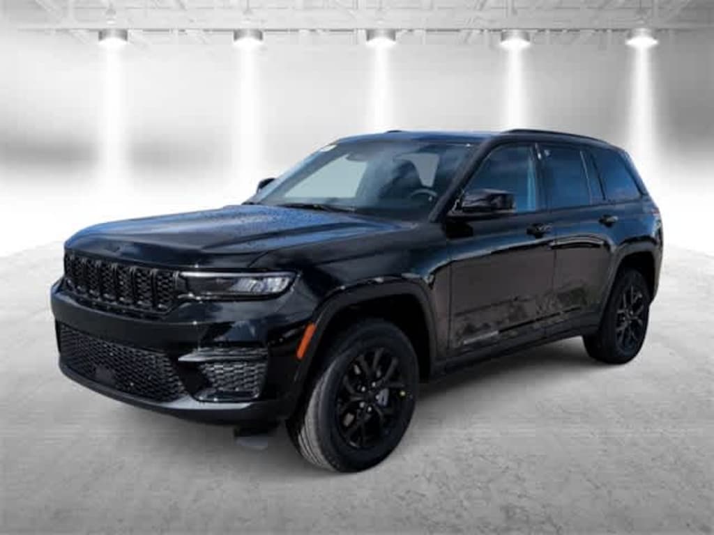 New 2025 Jeep Grand Cherokee Laredo Sport Utility