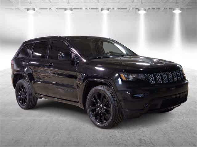 Used 2017 Jeep Grand Cherokee Altitude with VIN 1C4RJFAG8HC924750 for sale in Garden City, MI