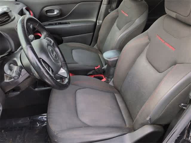 Thumbnail: 2019 Jeep Renegade - 17