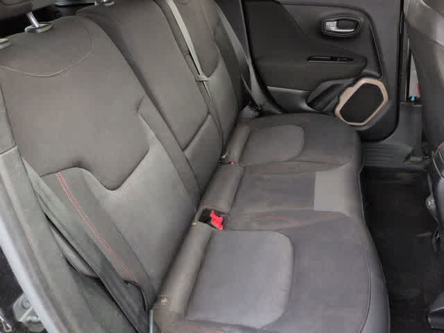 Thumbnail: 2019 Jeep Renegade - 21