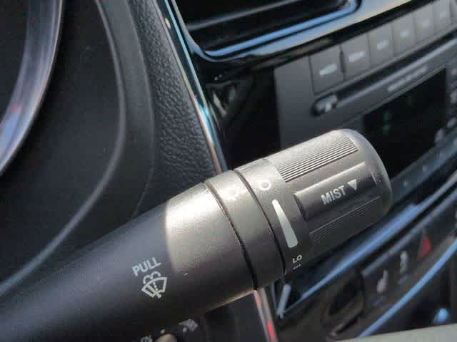 Thumbnail: 2013 Chrysler 200 - 24