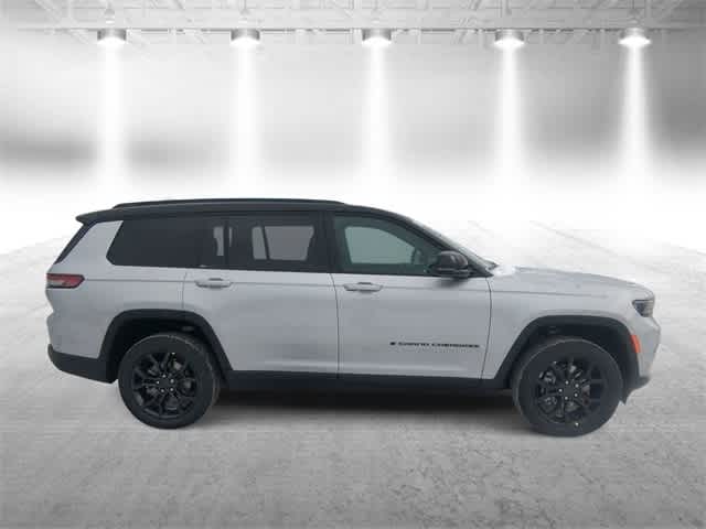 Thumbnail: 2025 Jeep Grand Cherokee L - 9