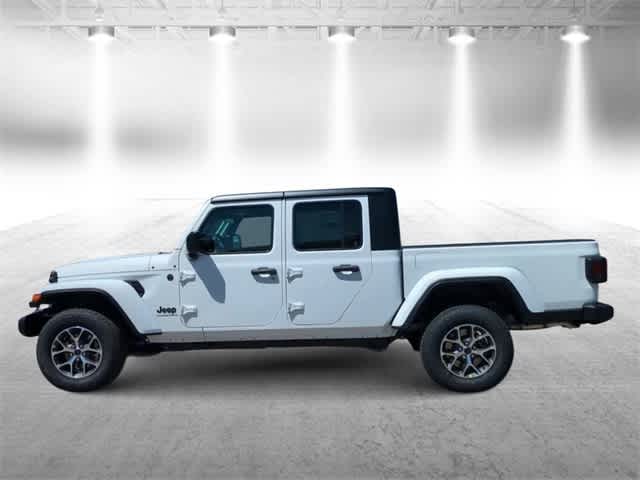 2024 Jeep Gladiator Sport 5