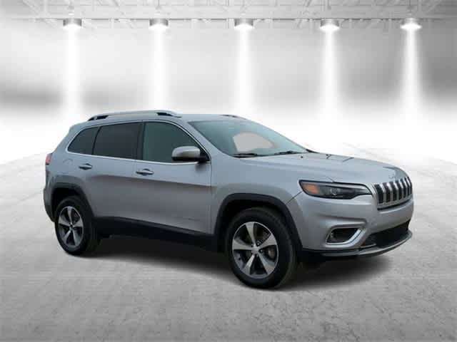 Used 2019 Jeep Cherokee Limited with VIN 1C4PJMDX2KD304288 for sale in Garden City, MI