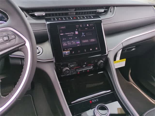 2025 Jeep Grand Cherokee Altitude 30