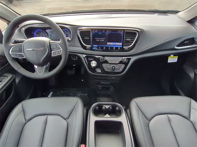 Thumbnail: 2026 Chrysler Pacifica - 16