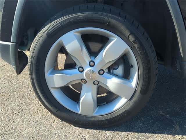 Thumbnail: 2011 Jeep Grand Cherokee - 14