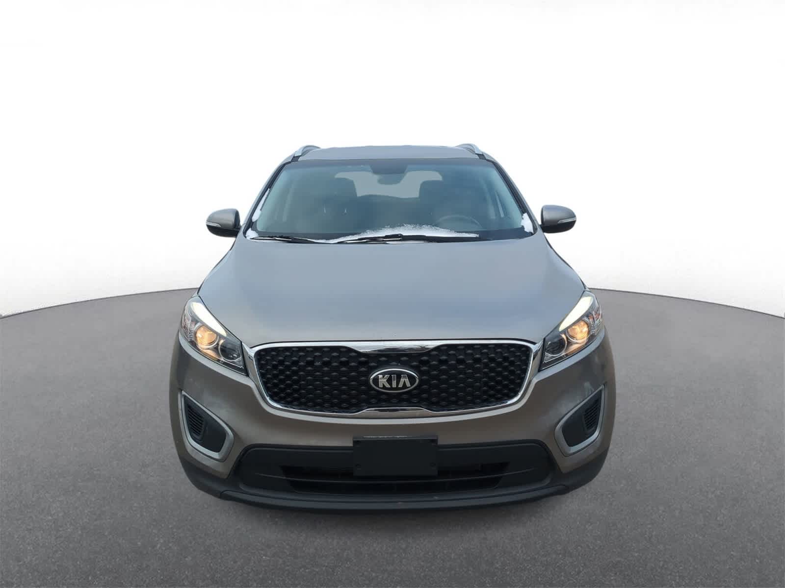 Thumbnail: 2016 Kia Sorento - 3
