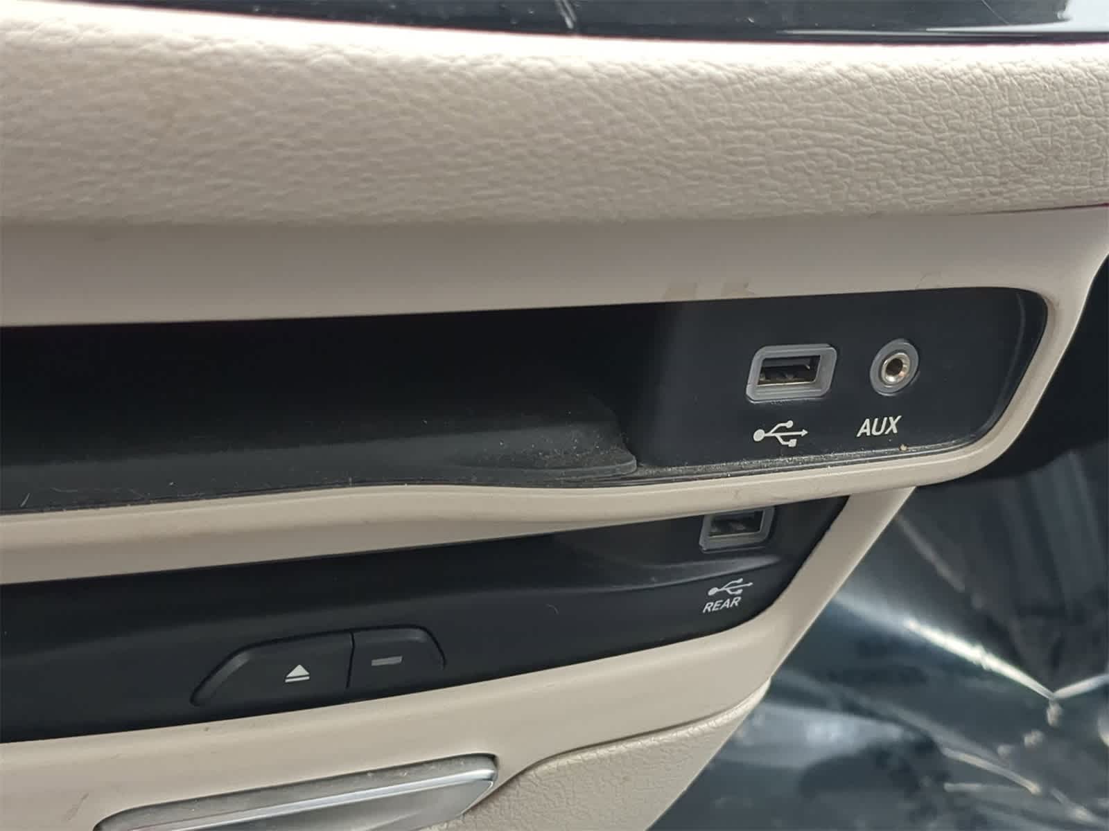 Thumbnail: 2020 Chrysler Pacifica - 39