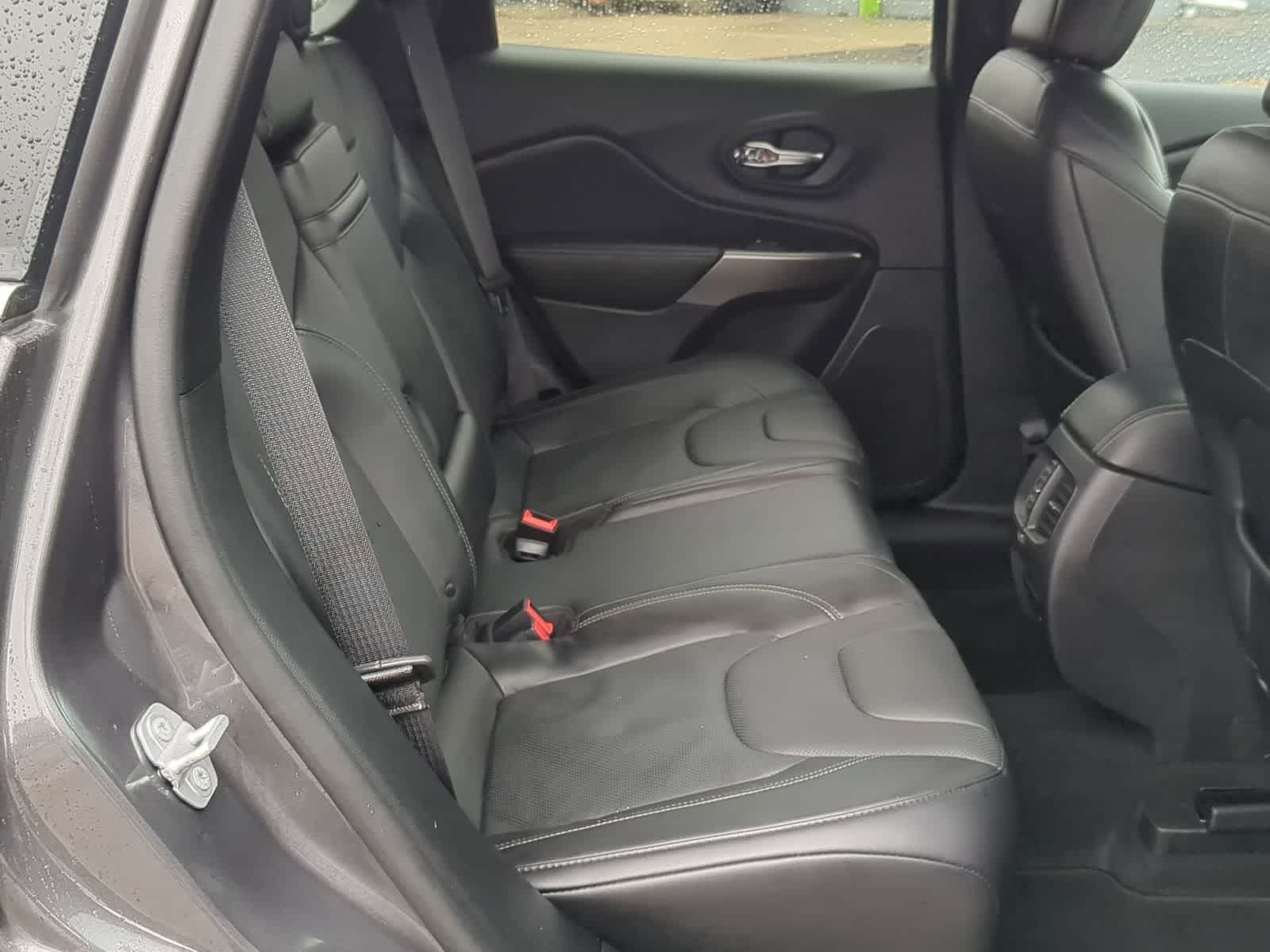 Thumbnail: 2019 Jeep Cherokee - 20