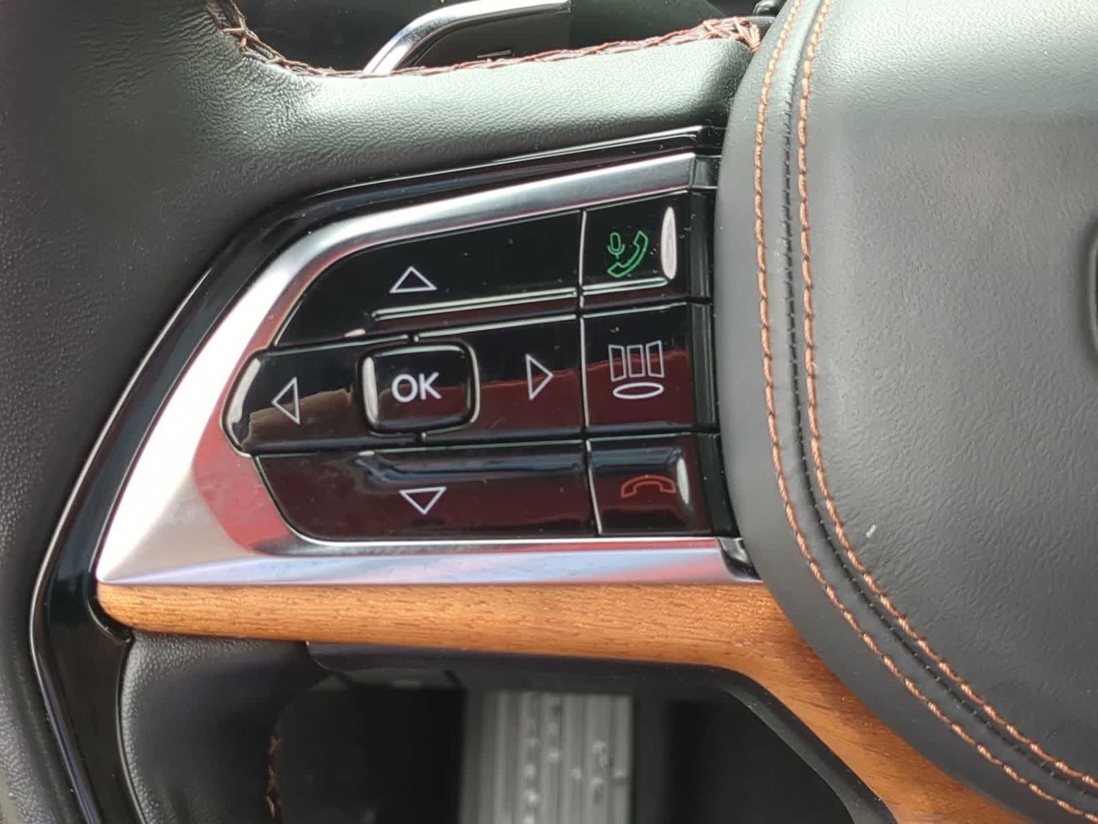 Thumbnail: 2022 Jeep Grand Cherokee - 23