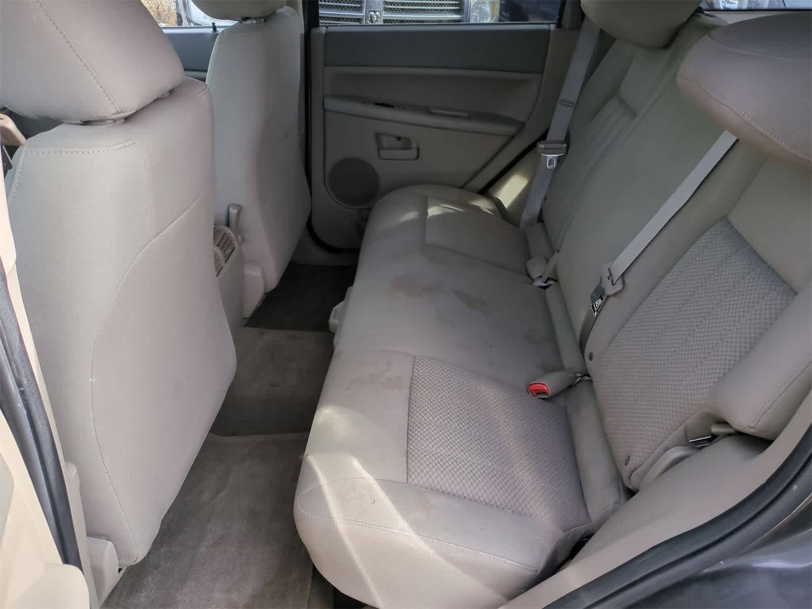 2006 Jeep Grand Cherokee Laredo 17