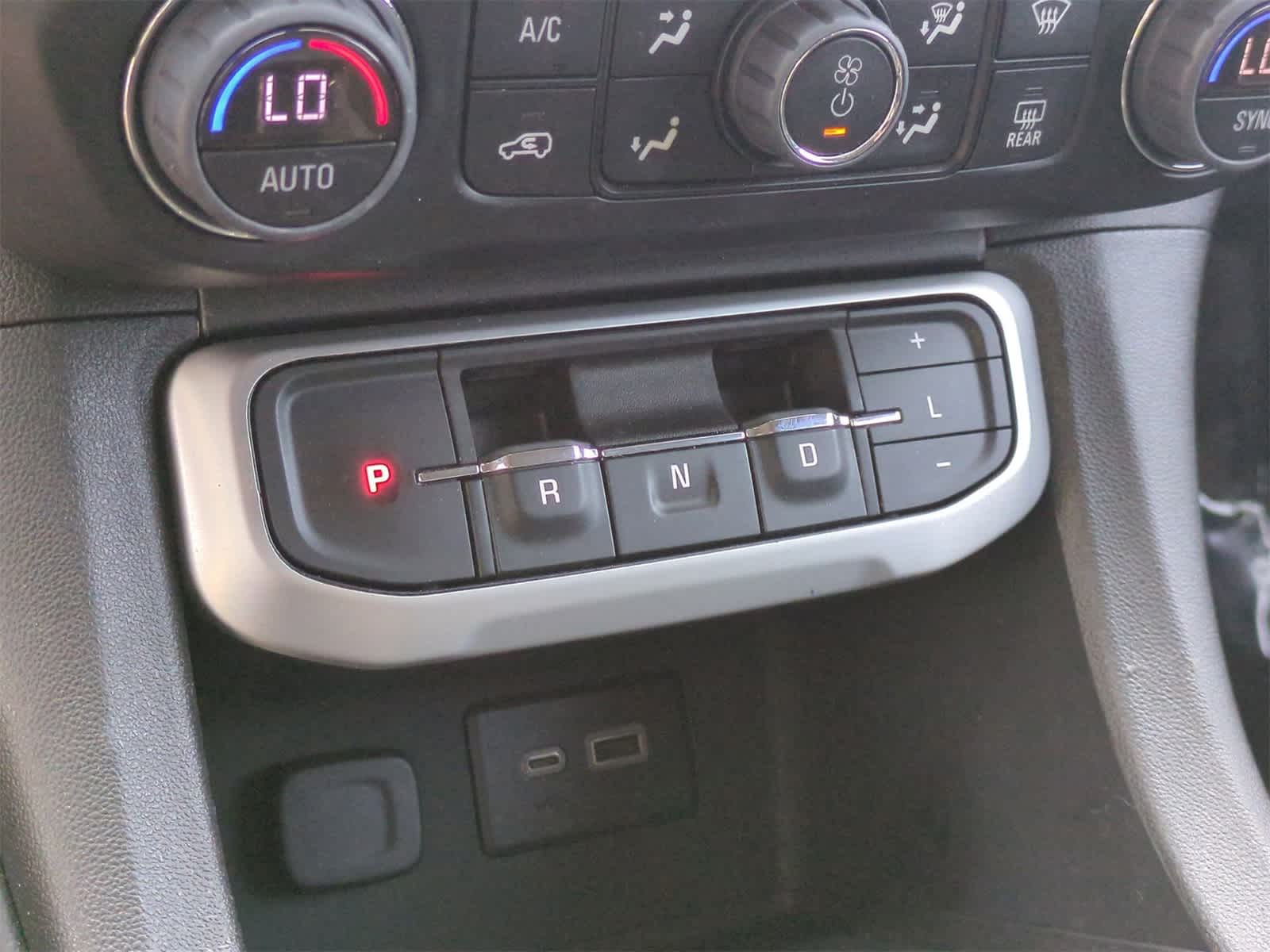 Thumbnail: 2023 GMC Acadia - 27