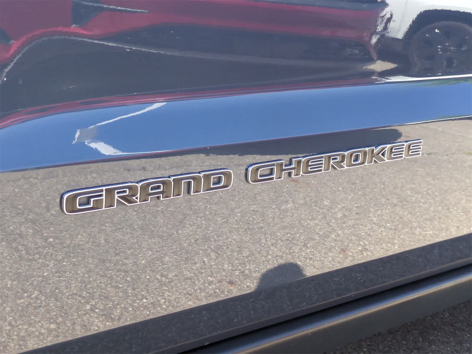 Thumbnail: 2020 Jeep Grand Cherokee - 12