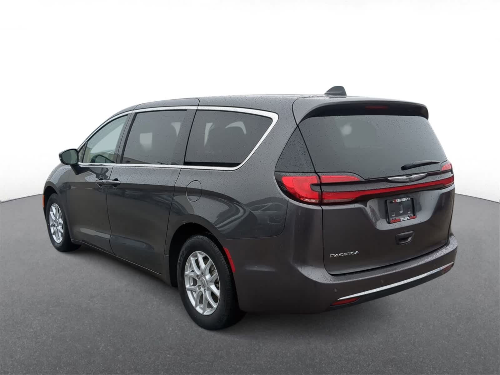 Thumbnail: 2023 Chrysler Pacifica - 6