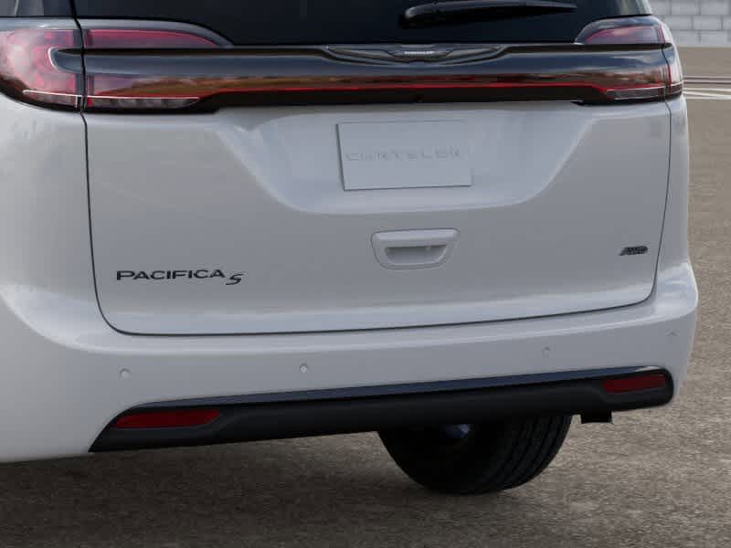 Thumbnail: 2026 Chrysler Pacifica - 13