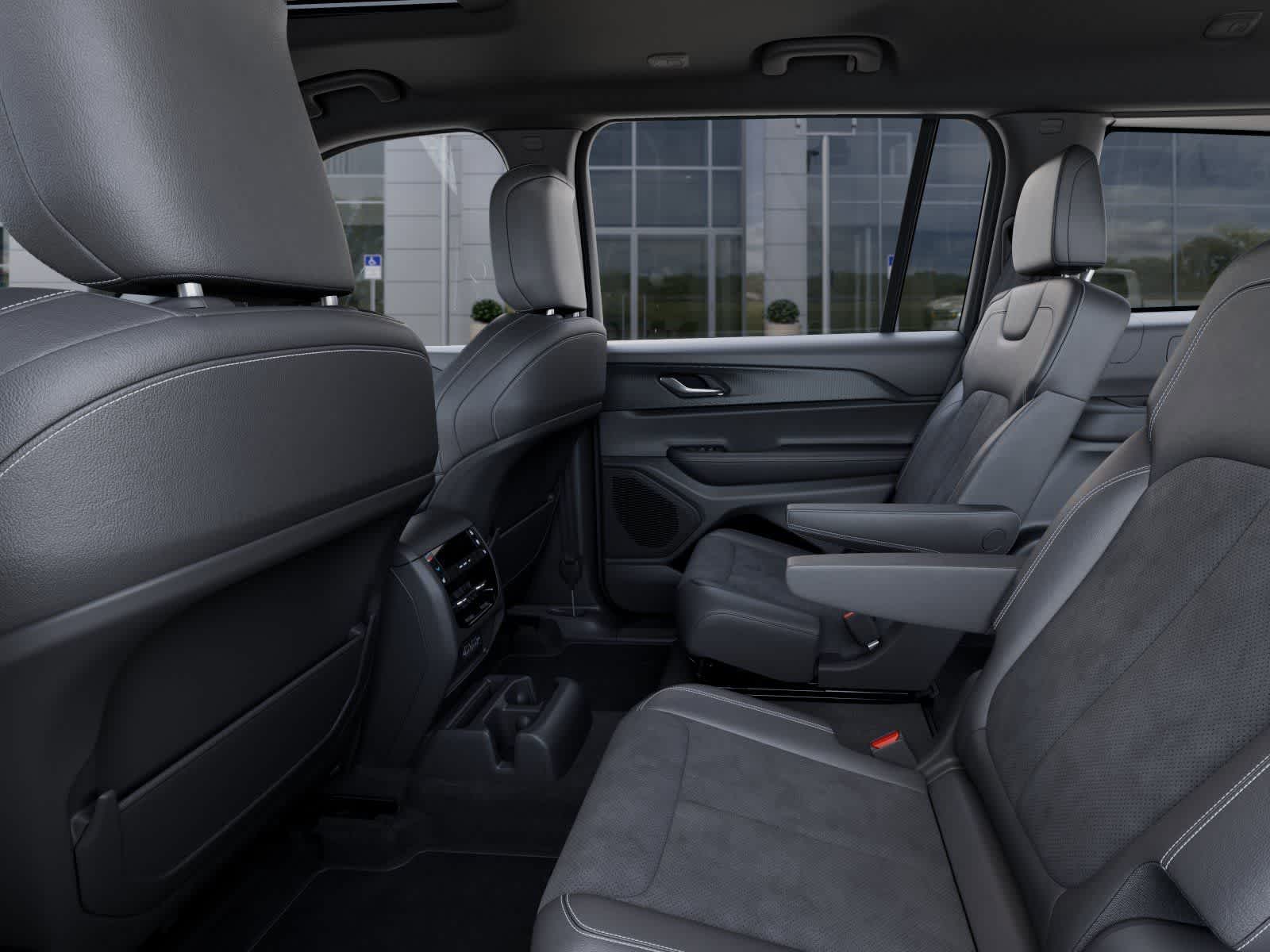 Thumbnail: 2025 Jeep Grand Cherokee L - 23