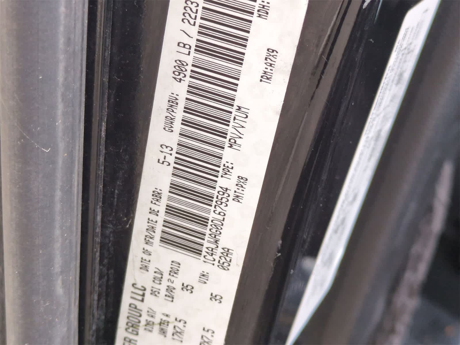 Thumbnail: 2013 Jeep Wrangler - 34