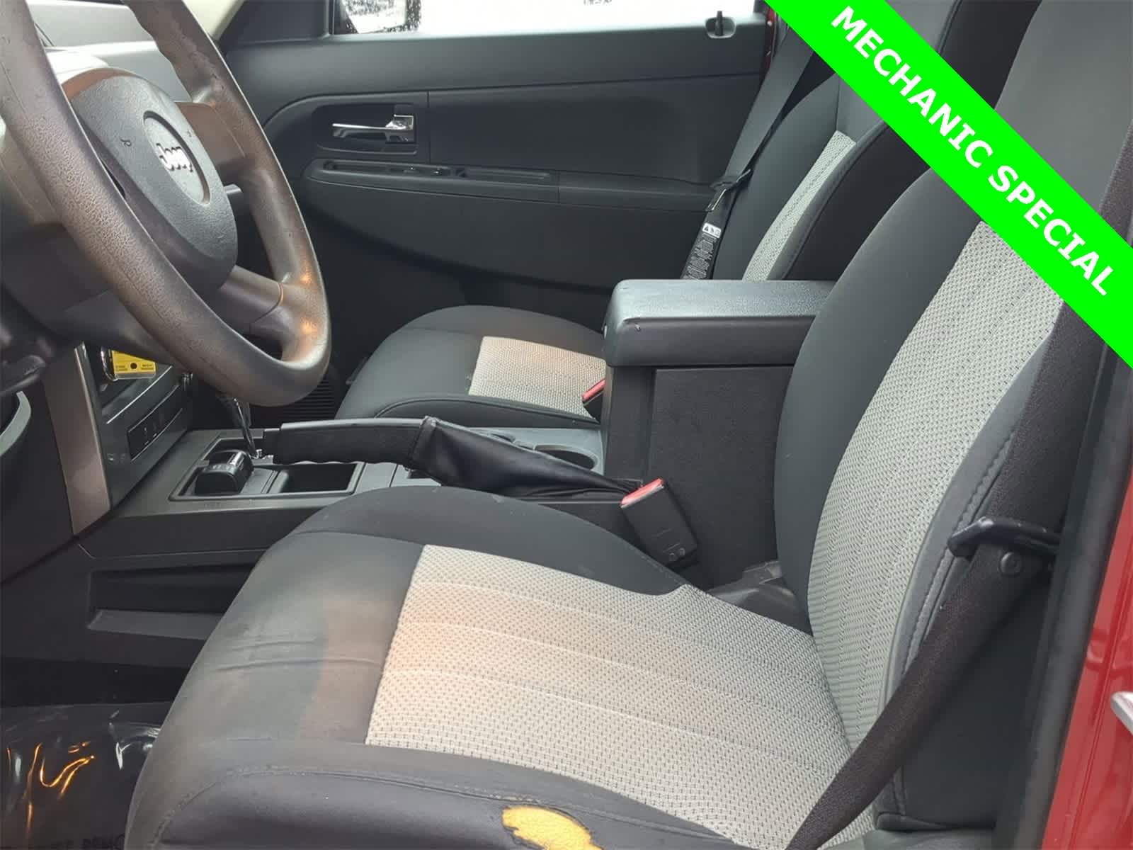 Thumbnail: 2010 Jeep Liberty - 23