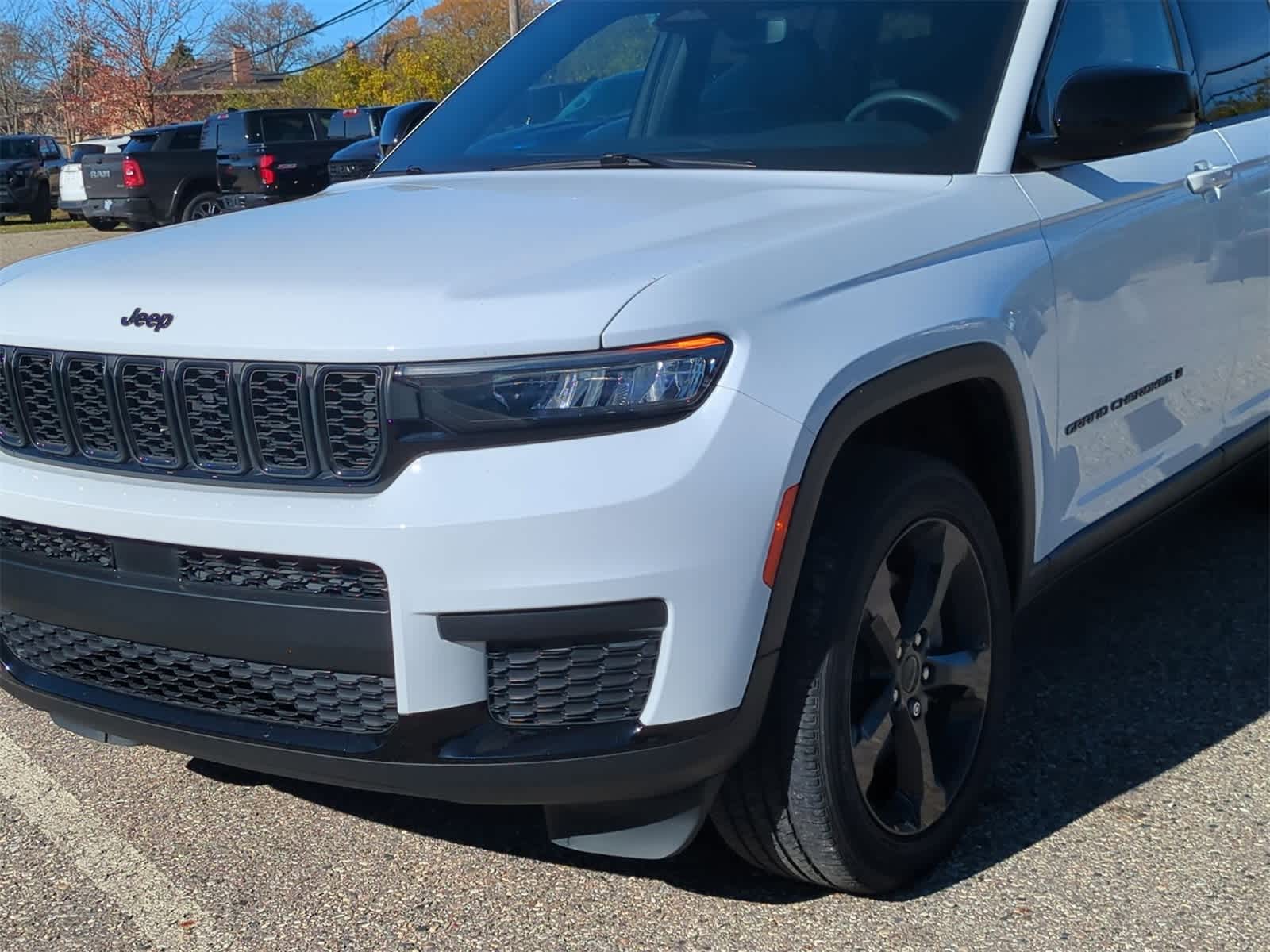 Thumbnail: 2023 Jeep Grand Cherokee L - 11