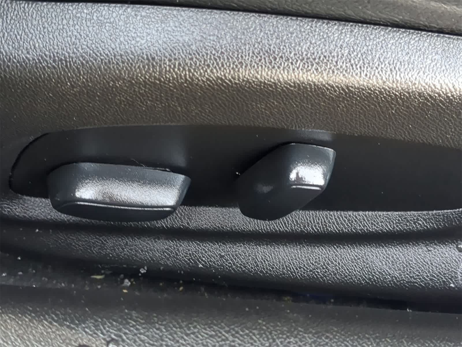 Thumbnail: 2019 Chevrolet Camaro - 16