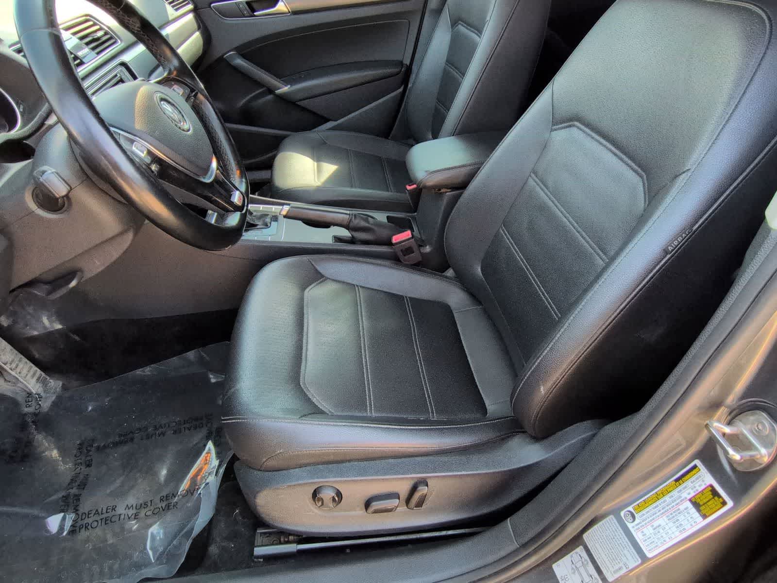 Thumbnail: 2018 Volkswagen Passat - 17