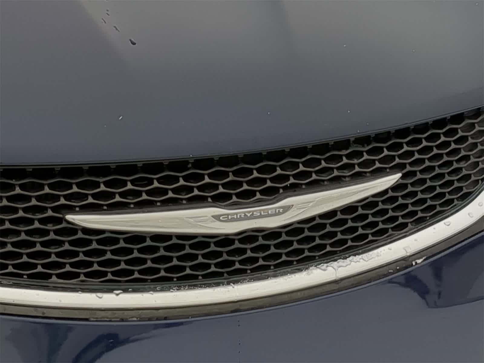 Thumbnail: 2017 Chrysler Pacifica - 19
