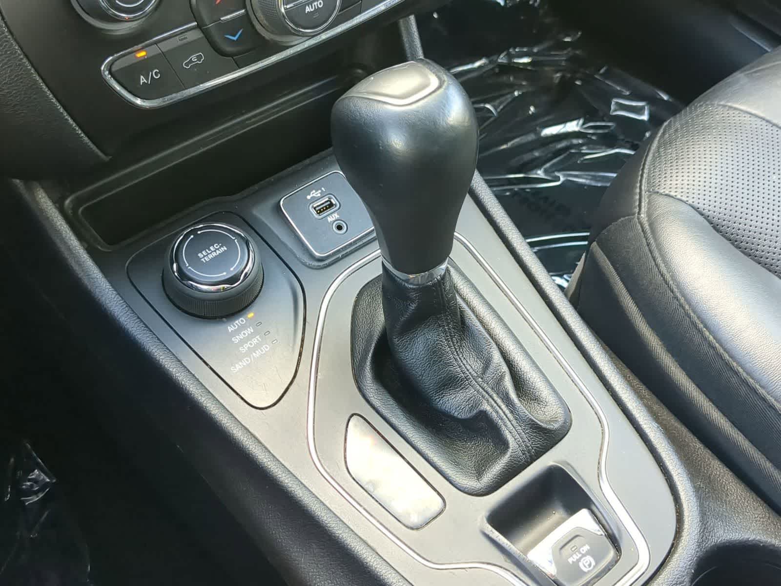 Thumbnail: 2020 Jeep Cherokee - 30