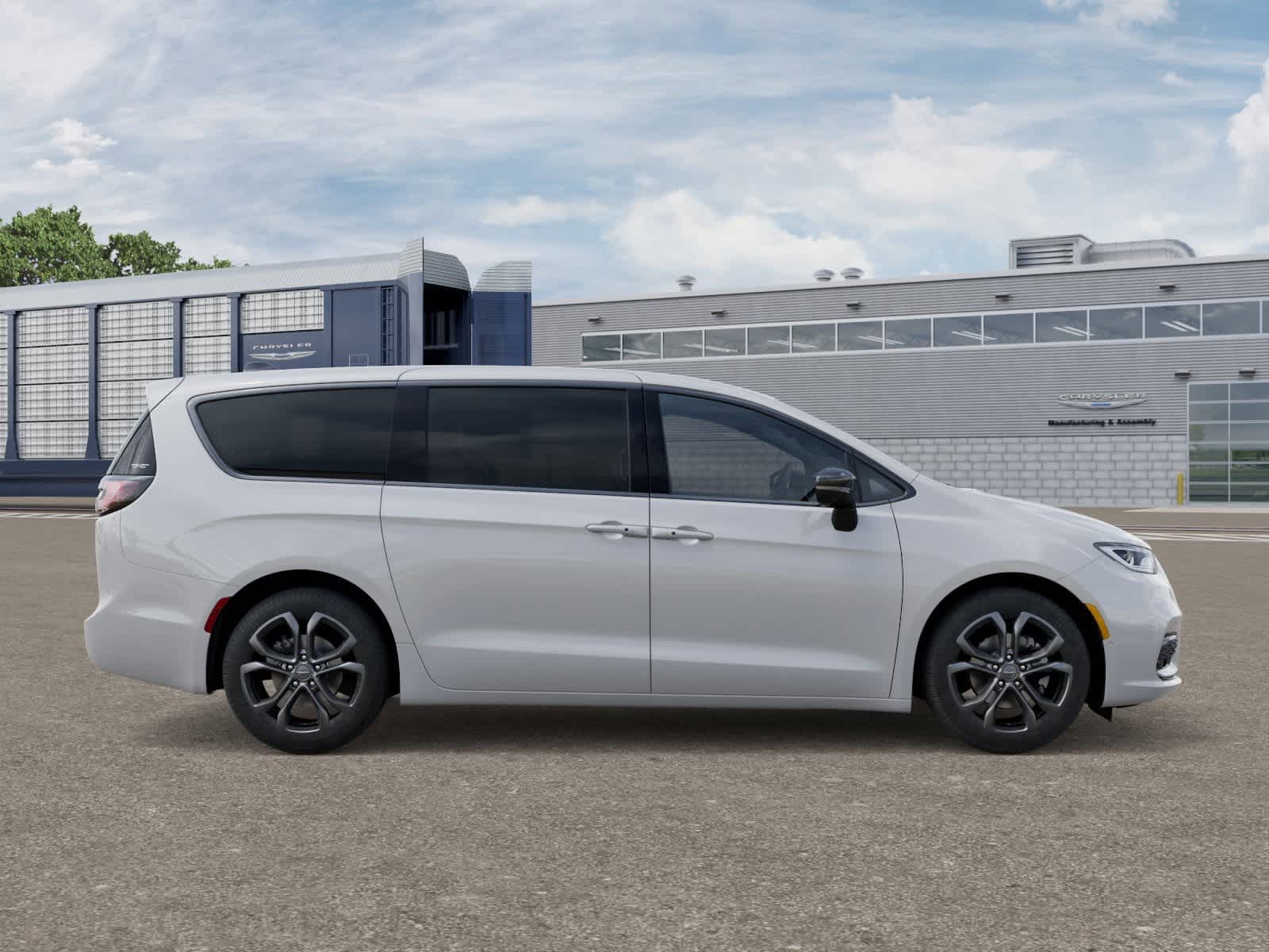 Thumbnail: 2026 Chrysler Pacifica - 11