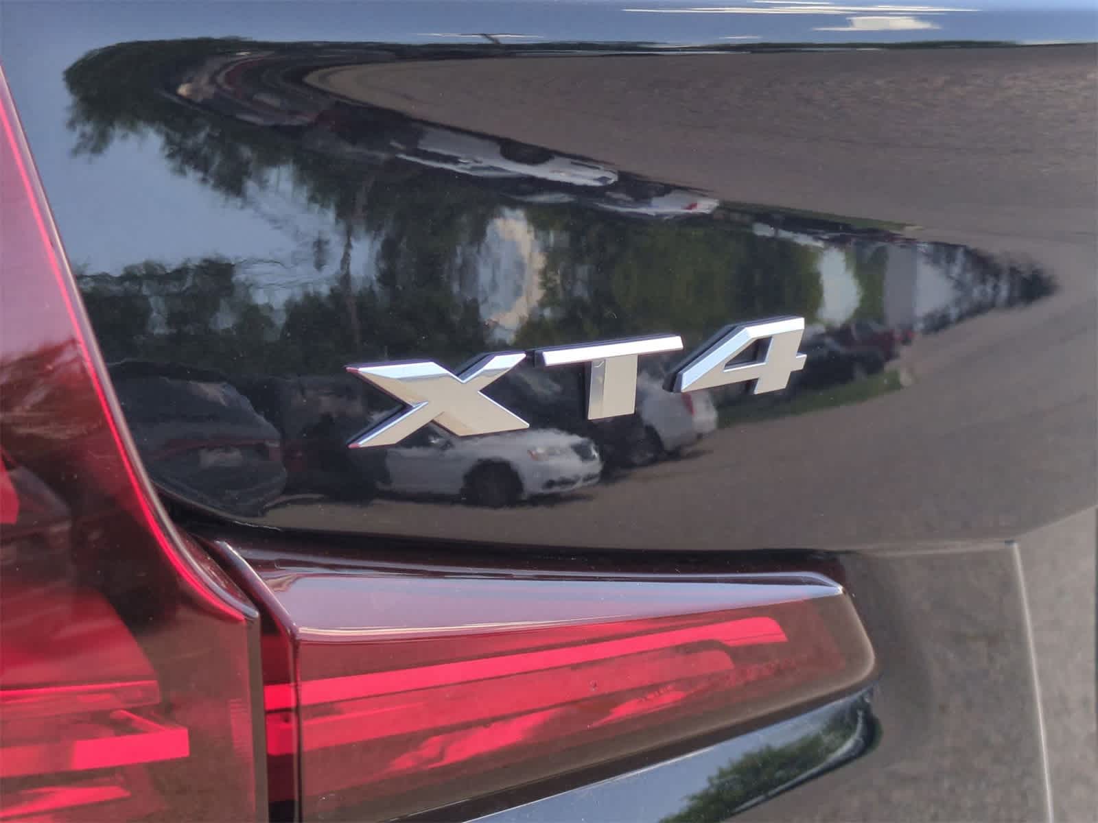 Thumbnail: 2023 Cadillac XT4 - 12