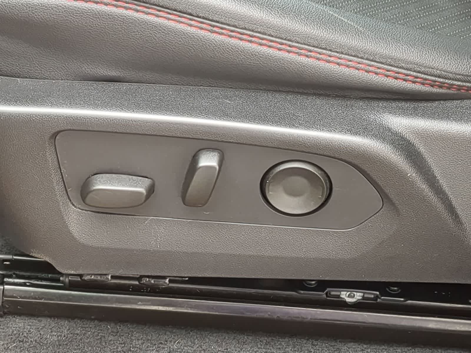 Thumbnail: 2023 GMC Canyon - 17