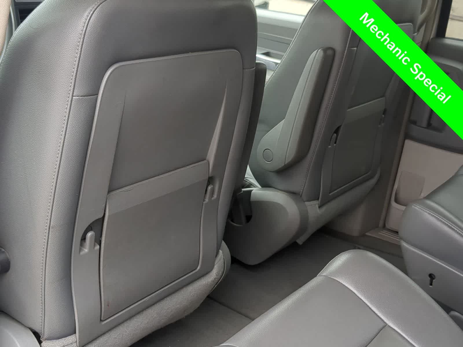 Thumbnail: 2008 Chrysler Town & Country - 18