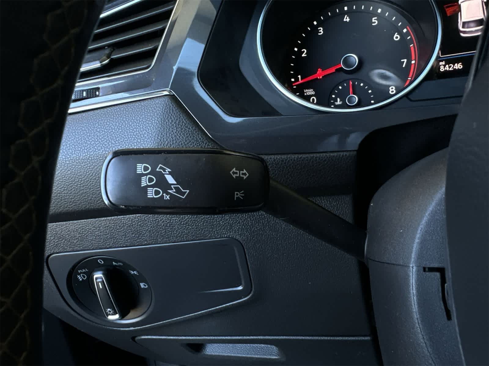 Thumbnail: 2021 Volkswagen Tiguan - 28