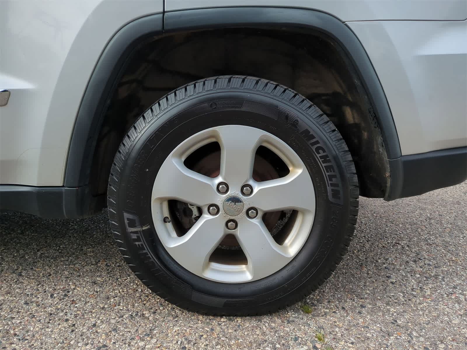 Thumbnail: 2011 Jeep Grand Cherokee - 13