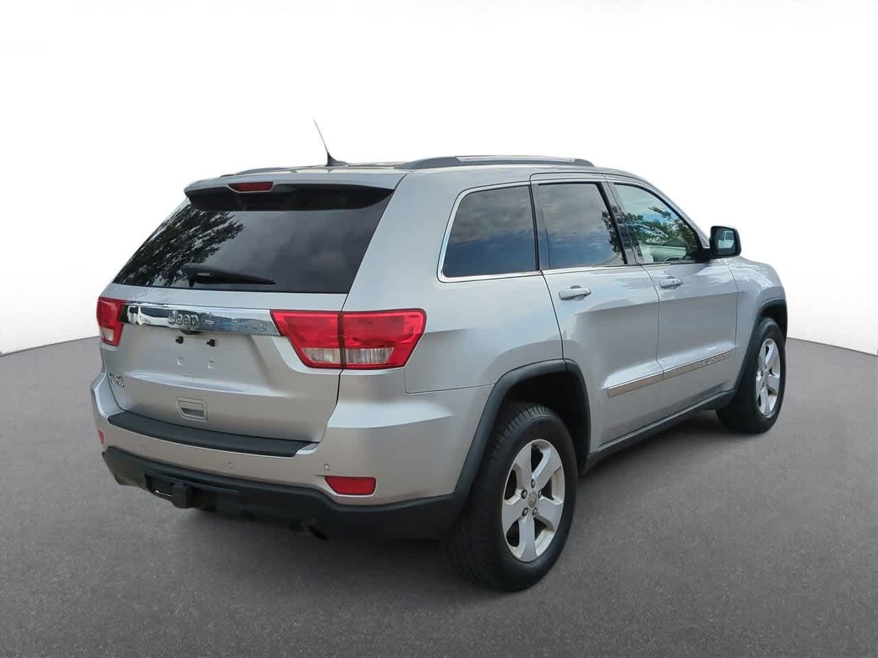 Thumbnail: 2011 Jeep Grand Cherokee - 8