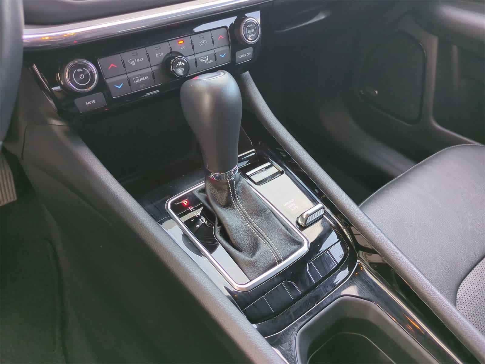 Thumbnail: 2022 Jeep Compass - 33