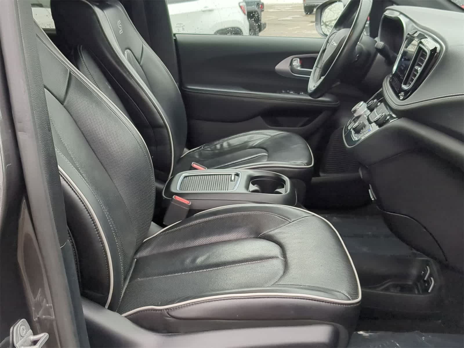 Thumbnail: 2019 Chrysler Pacifica - 31