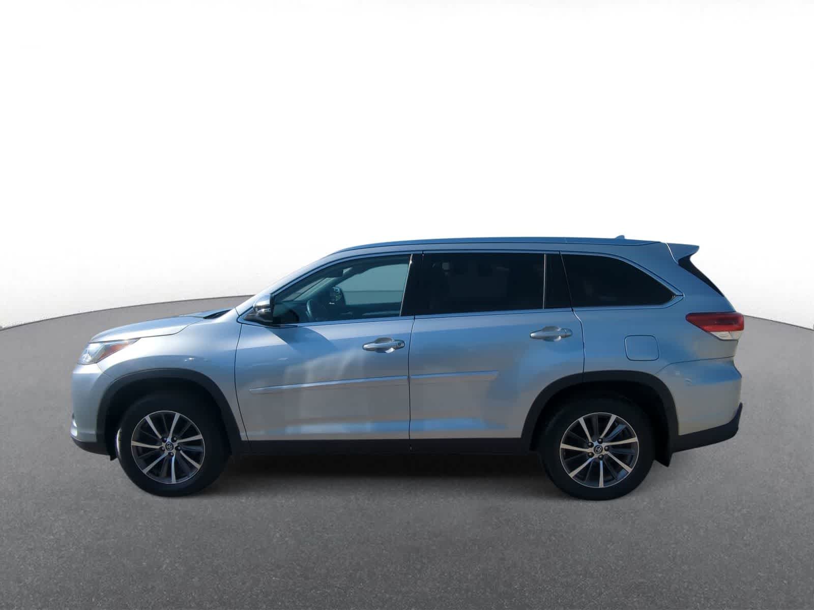 Thumbnail: 2019 Toyota Highlander - 5
