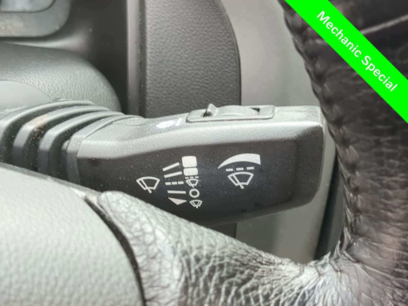 Thumbnail: 2008 Saturn VUE - 25