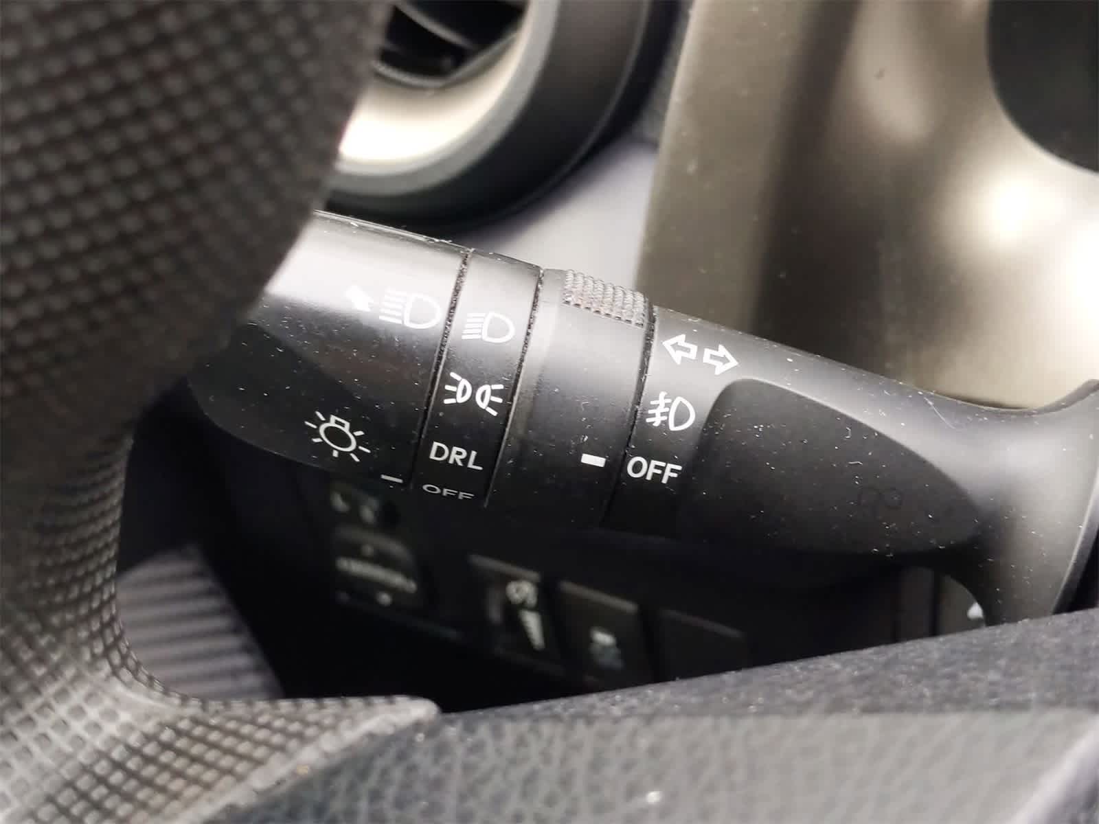 2013 Toyota RAV4 XLE 27