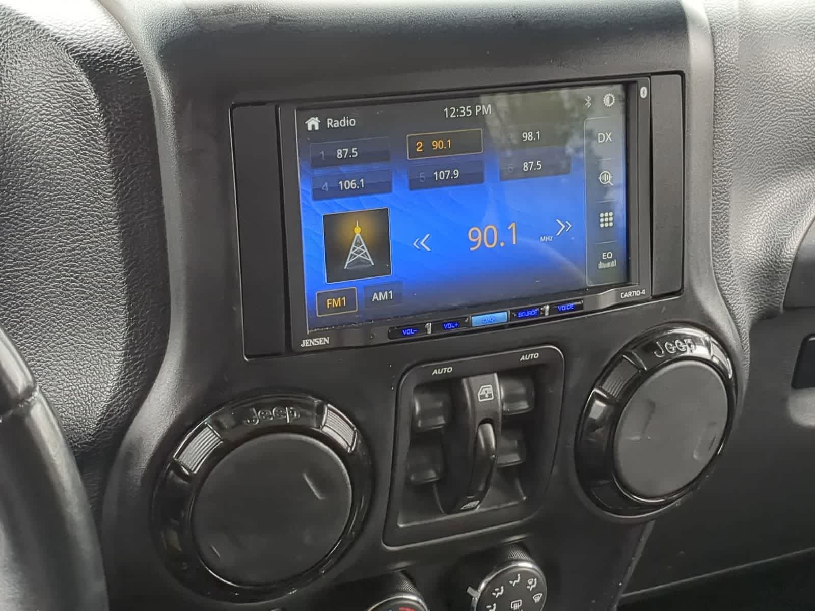 Thumbnail: 2014 Jeep Wrangler - 26