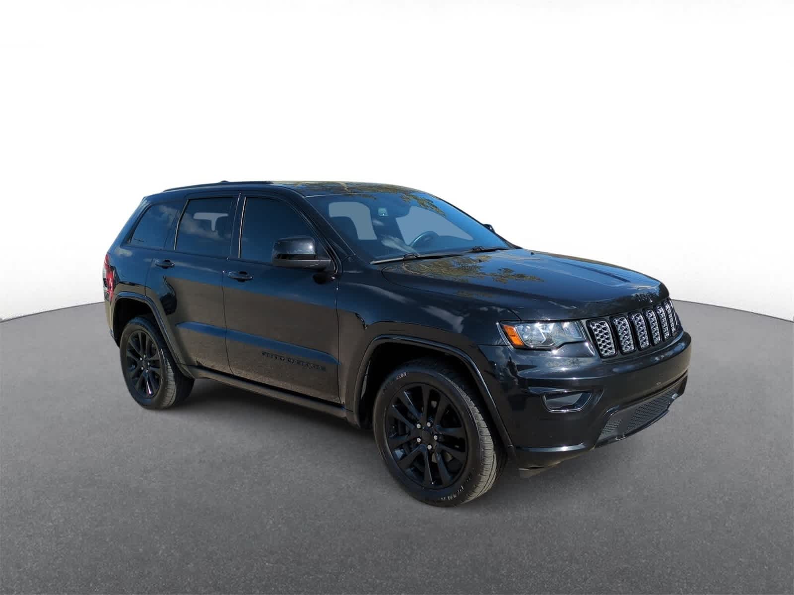 2019 Jeep Grand Cherokee Altitude photo 2