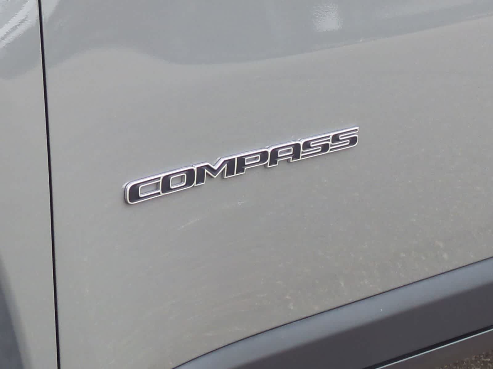 Thumbnail: 2022 Jeep Compass - 13