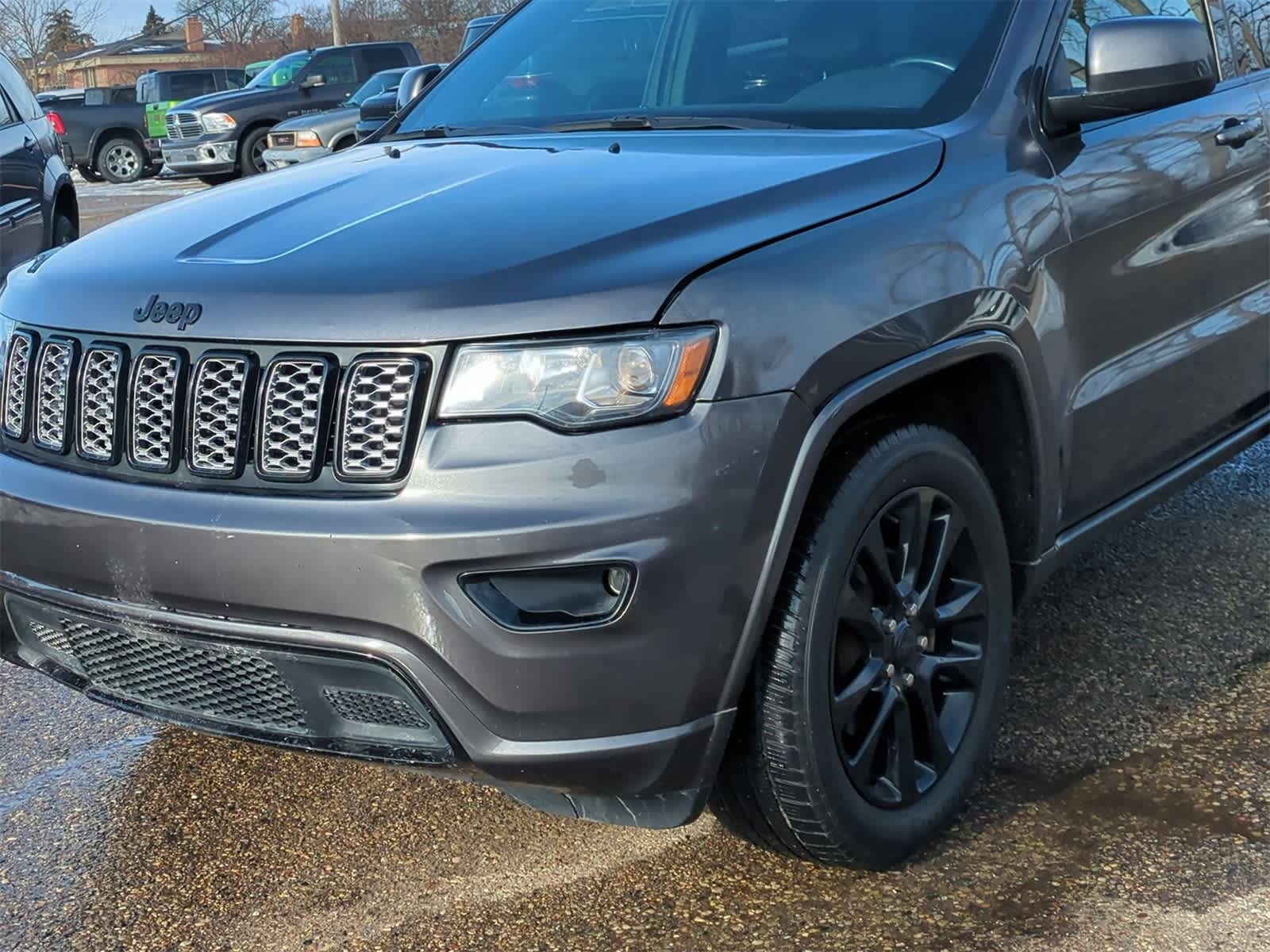 Thumbnail: 2019 Jeep Grand Cherokee - 11