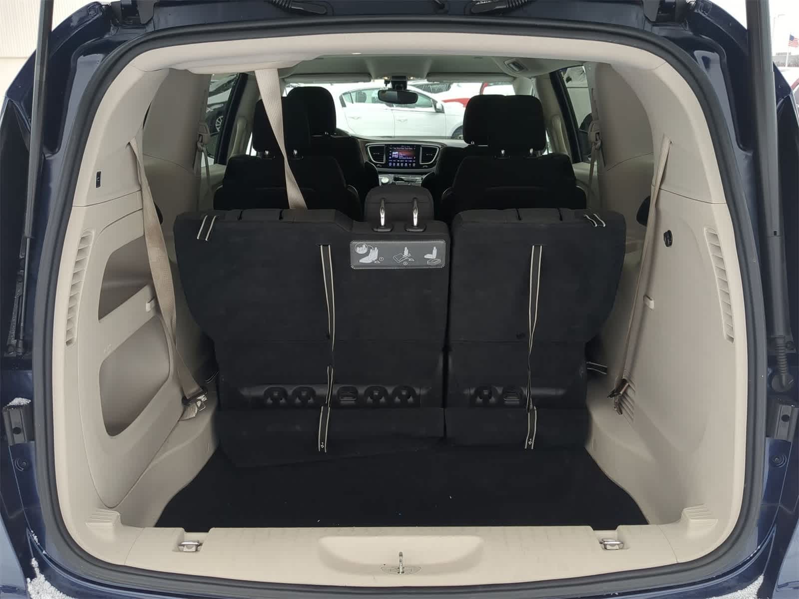 Thumbnail: 2017 Chrysler Pacifica - 41