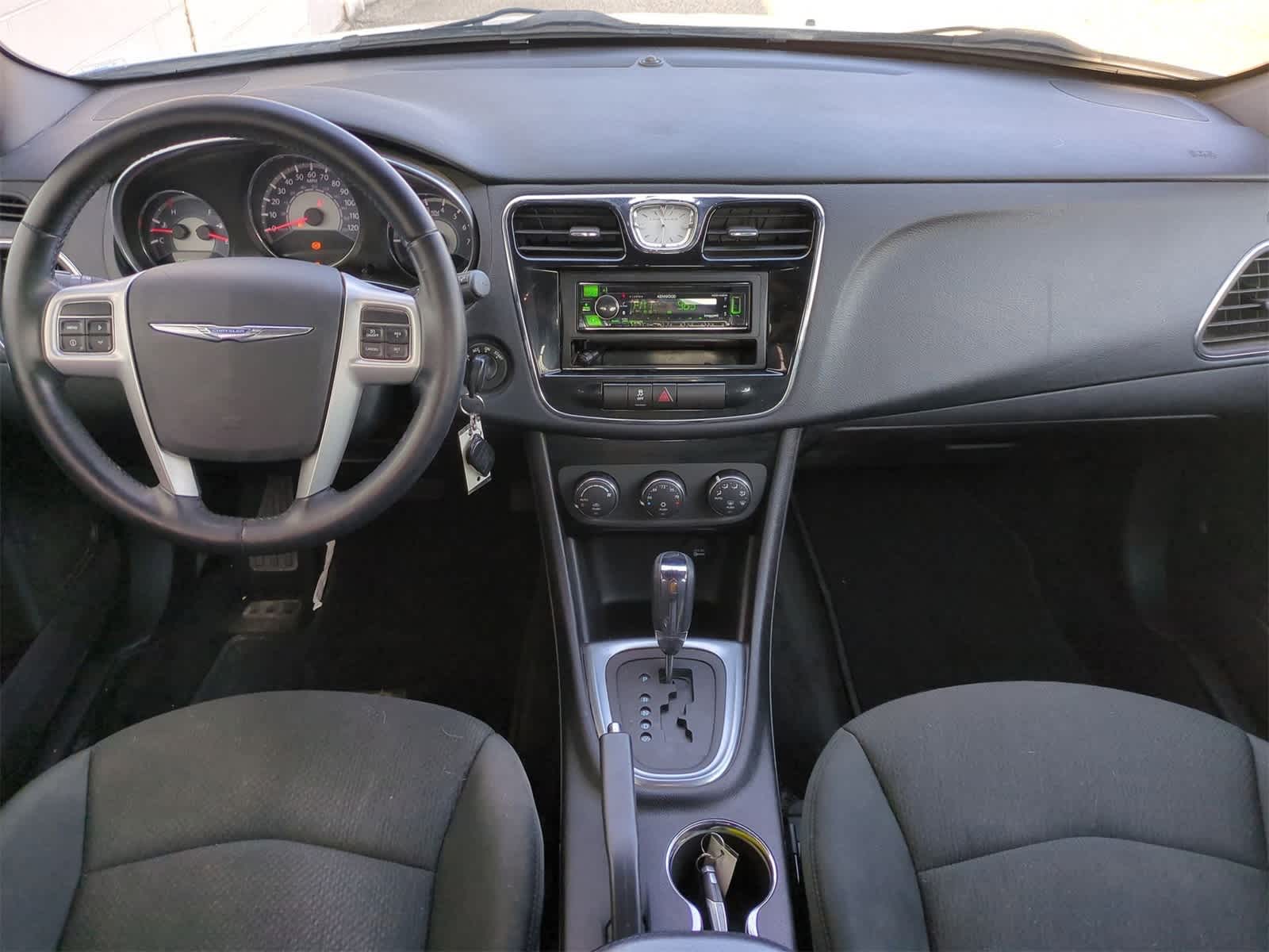 2012 Chrysler 200 Touring 13